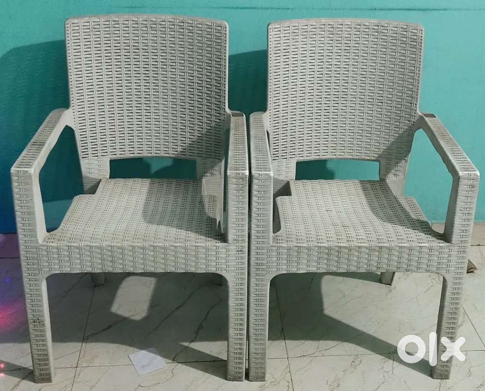 1 COOLER,1 FAN, 2 CHAIRS