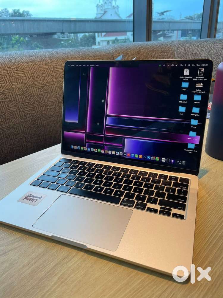 MACBOOK Air M3 8/245gb