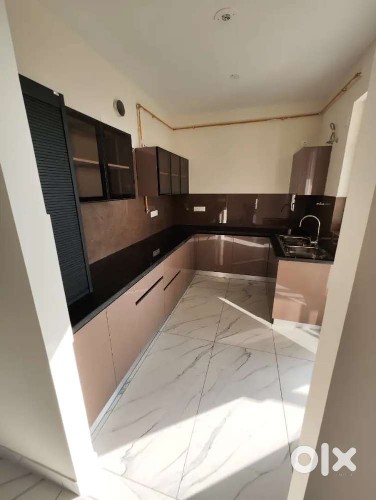 3bhk semi furnished flat