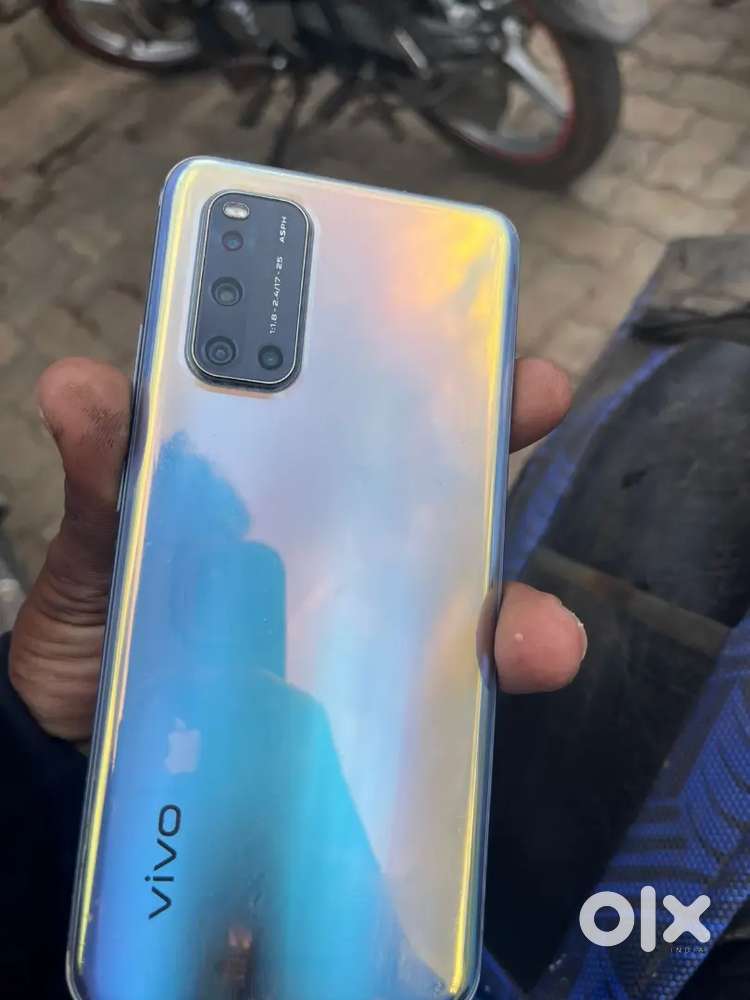 Vivo 1933 8GB RAM 128 storage