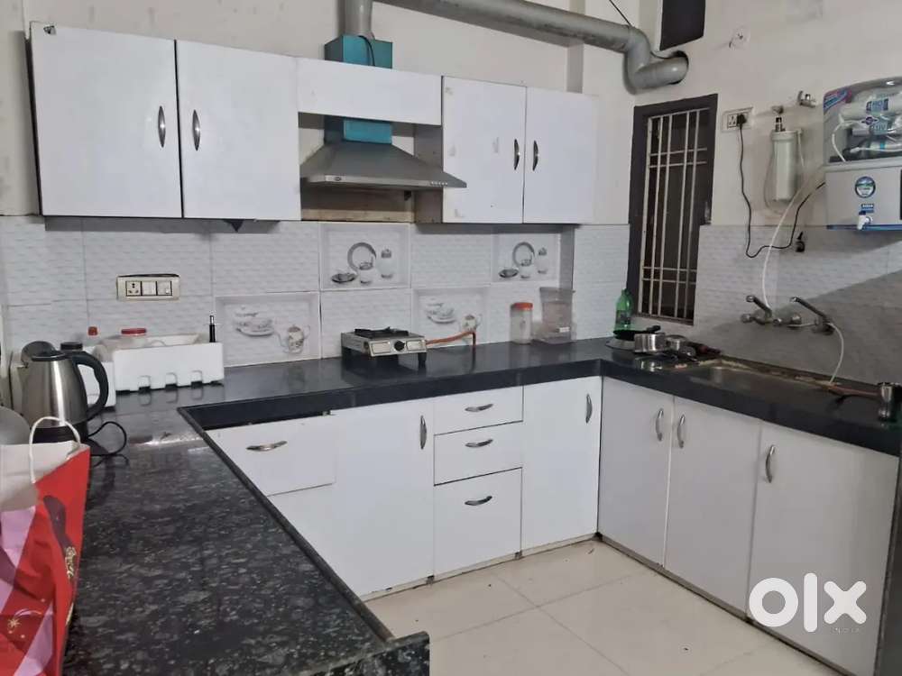 Need a girl flatmate 1 room available in 3bhk