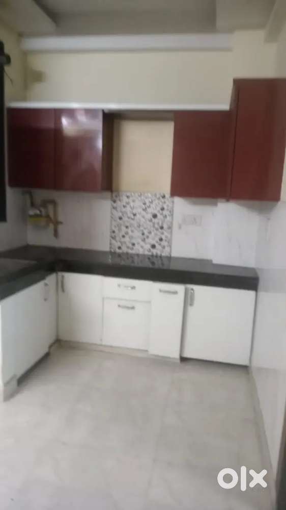 2-BHK WITH LIFT FOR RENT IN INDIRAPURAM