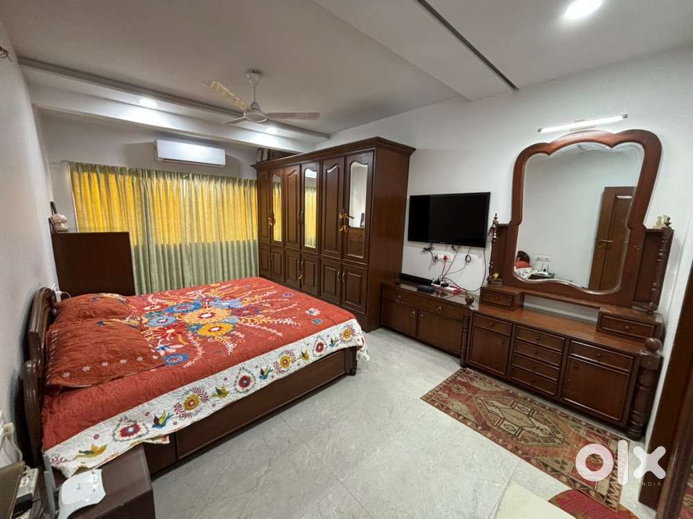 Fully furnished. Recently renovated 3 bed, 3 bath.