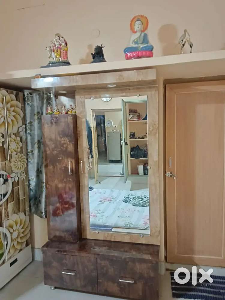 Wardrobe & Dressing Table