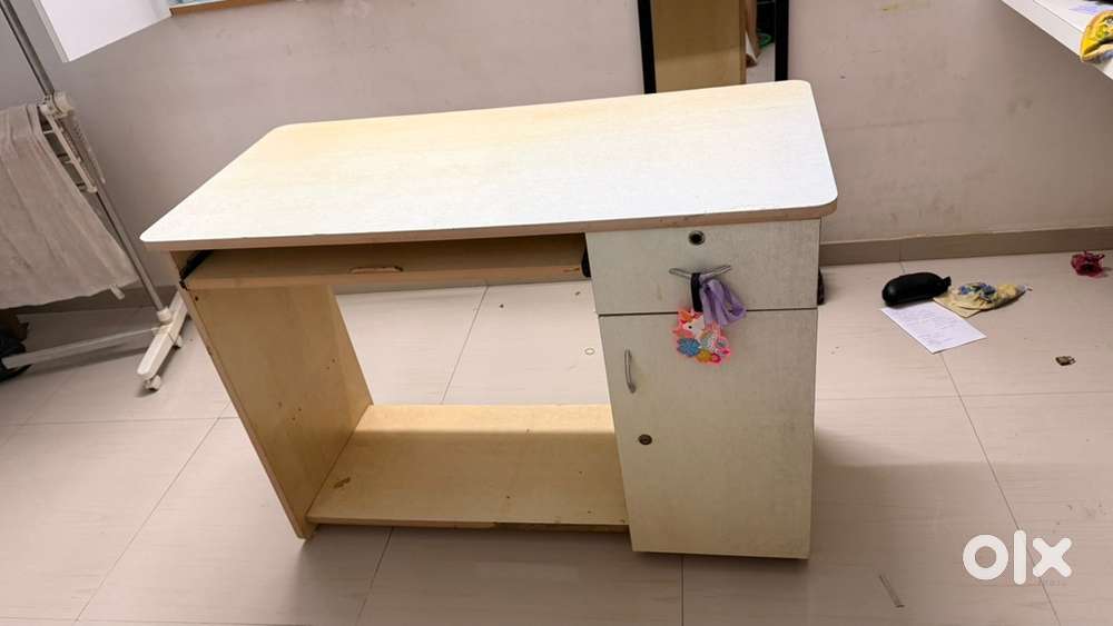 Studies/computer table