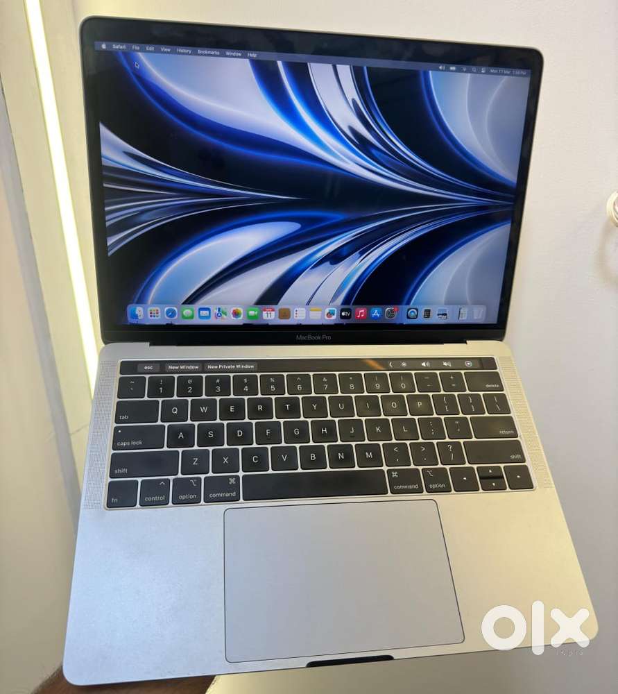 MACBOOK PRO I7 , 16GB RAM 256GB SSD