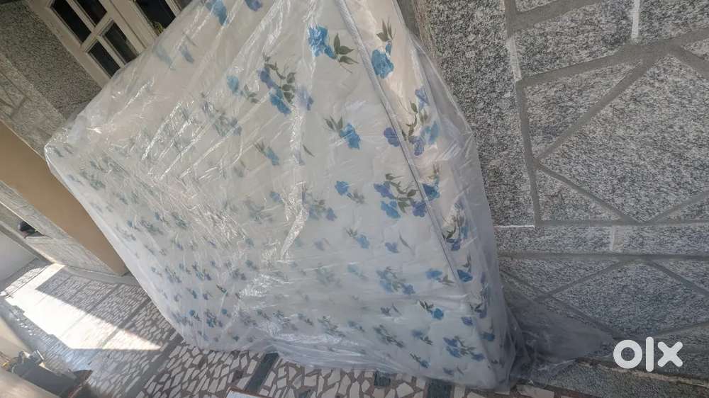 Mattress for Sale: 5-6yrs old, Sleepwell