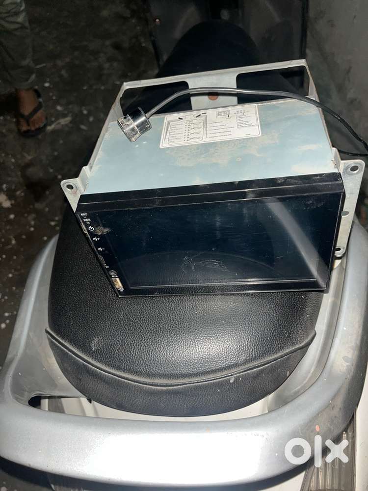 Car new screen with back camera with 2 car sony speaker with car trey