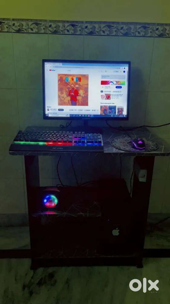 Gaming PC with all accessories