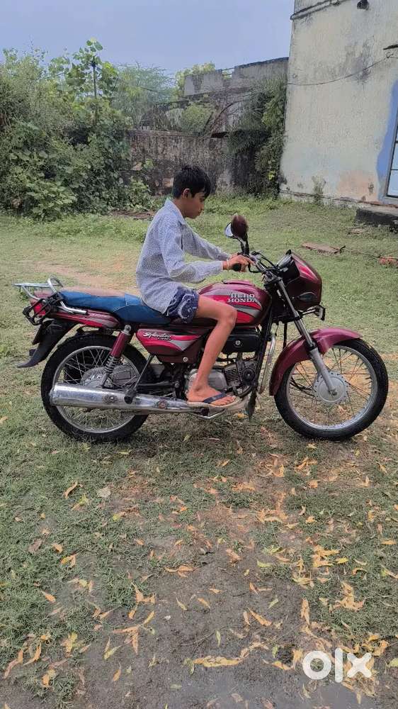 Hero Honda Splendor Pro two wheeler baike colour light red with burzer