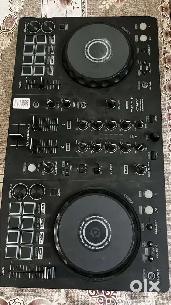 Dj flx 4 controller