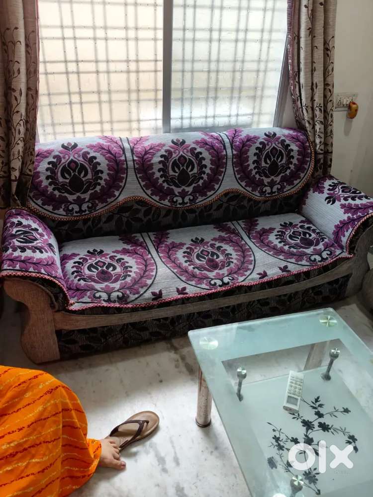 SOFA SET WITH COVER