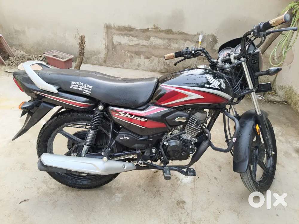 New honda shine bike 4 months old new condition 100 cc