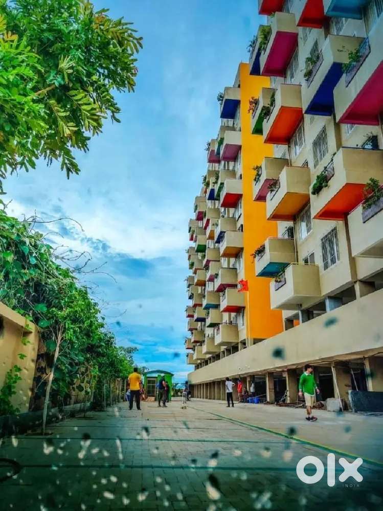 WELL MAINTAINED 2 BHK SEMI-FURNISHED FLAT AVAILABLE FOR RENT IN GREEN