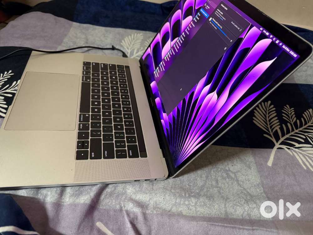 MacBook Pro 15 (2017, i7/16GB/256GB SSD) – Great Condition