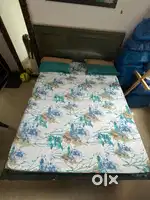 1 Queen Size Bed with Mattress