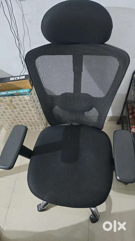 Mandir, Study table, Office chair