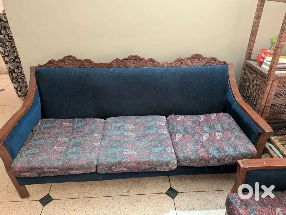 Sheesham Wood Sofa in Perfect Condition.