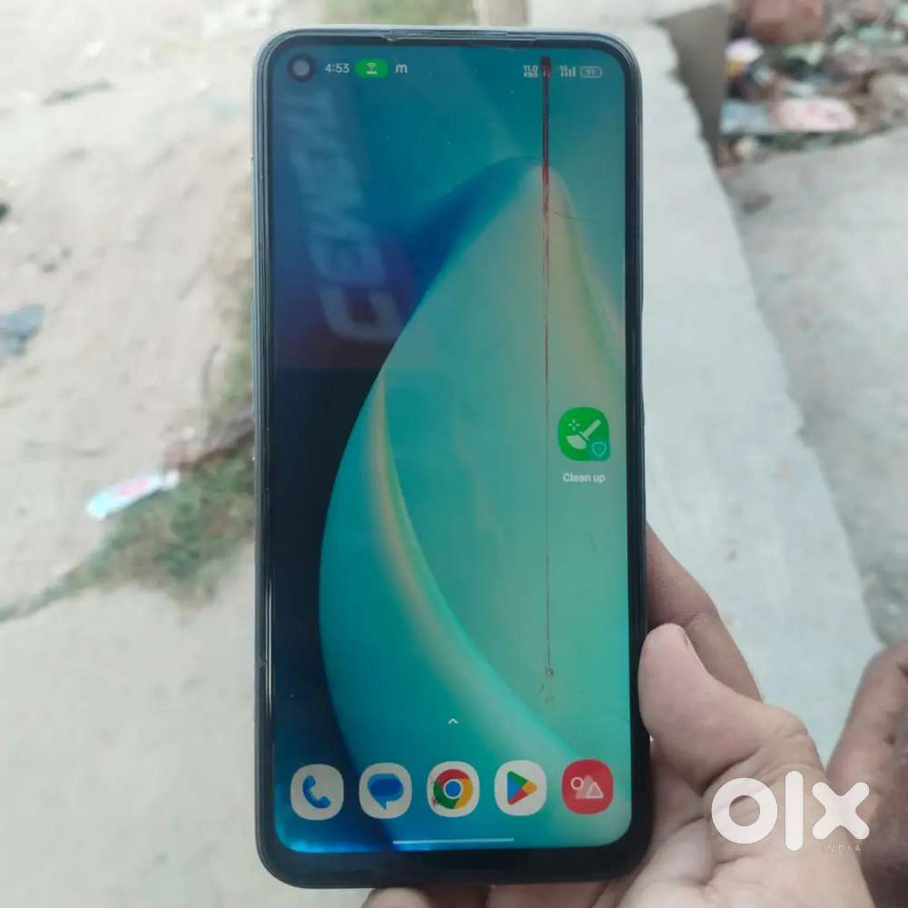 Realmi 8 5g phone