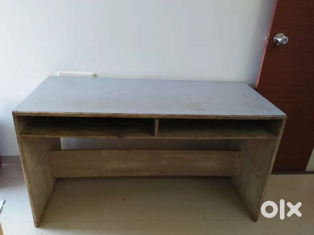Table for study/office/computer or other uses