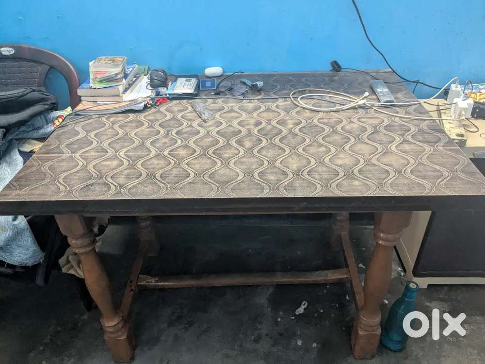 Royal Wood Table with 3 Bench