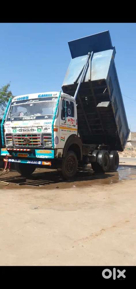 hyva 10 chakka. 2518 full condition 10.50 fixed price