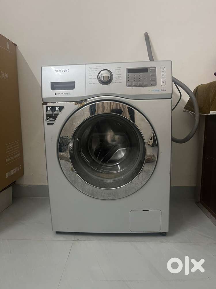 Washing machines front door