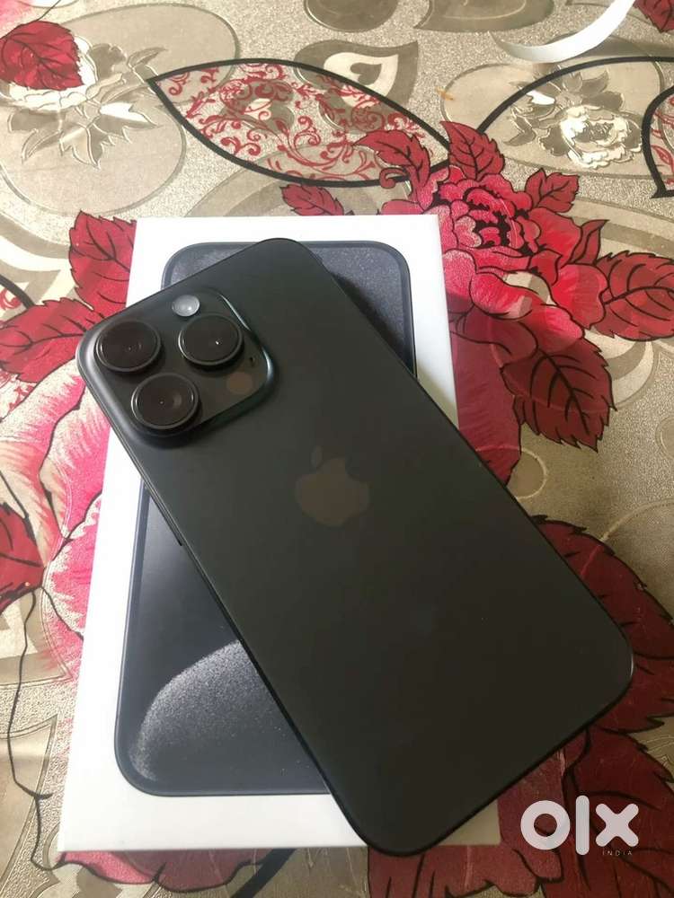 iPhone 13 red