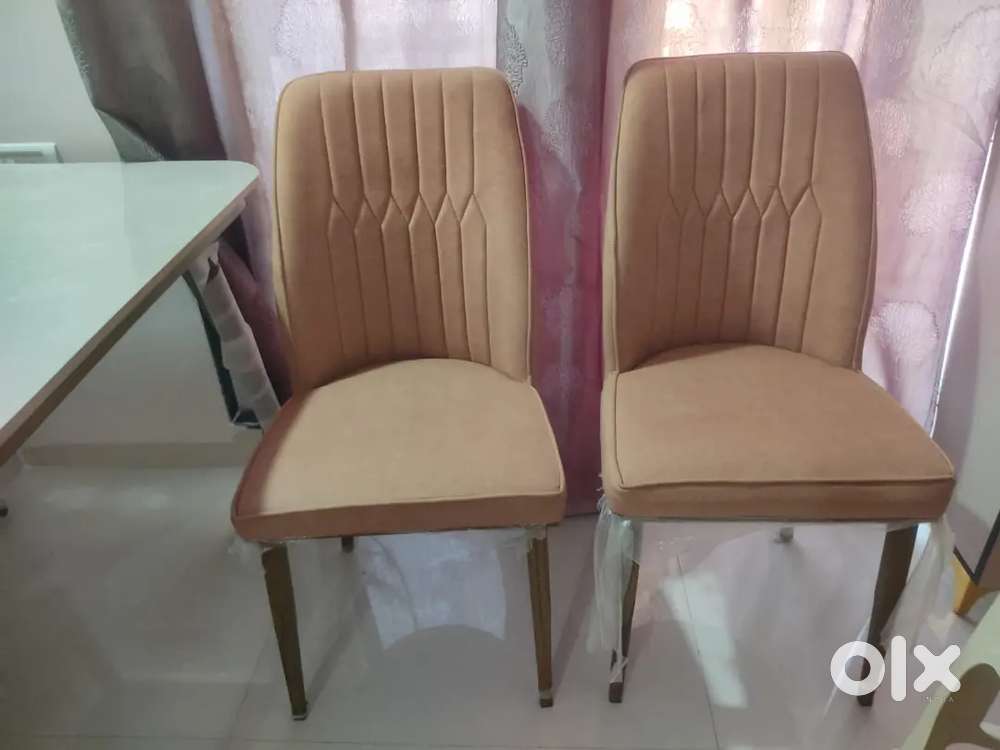 Dining table and Chairs