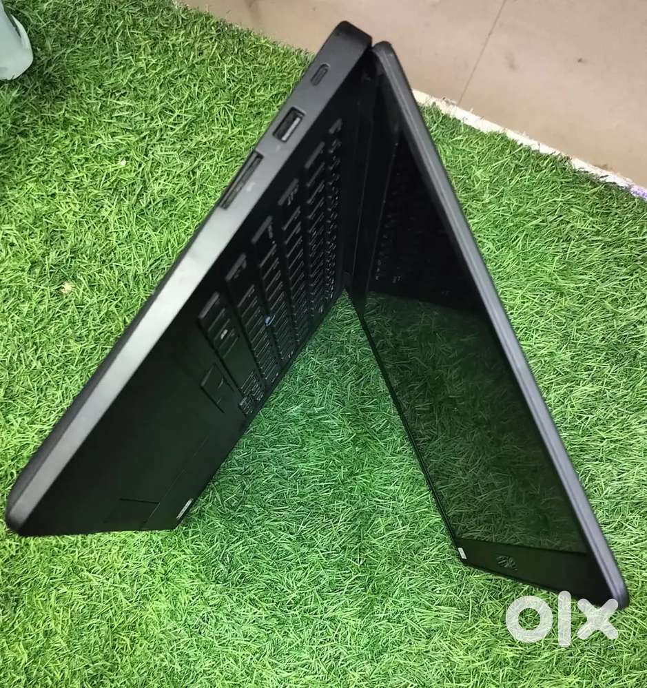 Dell Laptop latest model i7