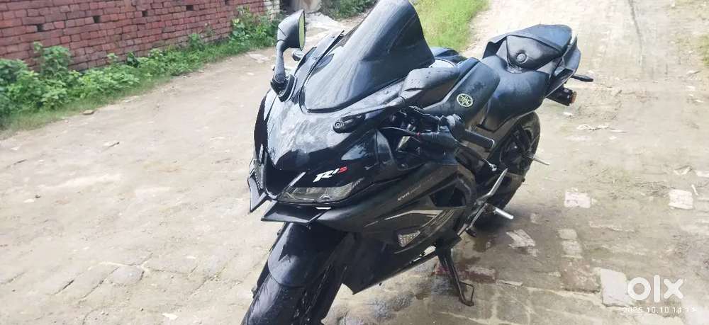 Yamaha bike r15