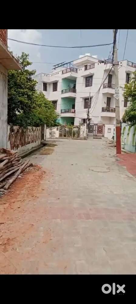 Plot for sale in kamta 800 sqft