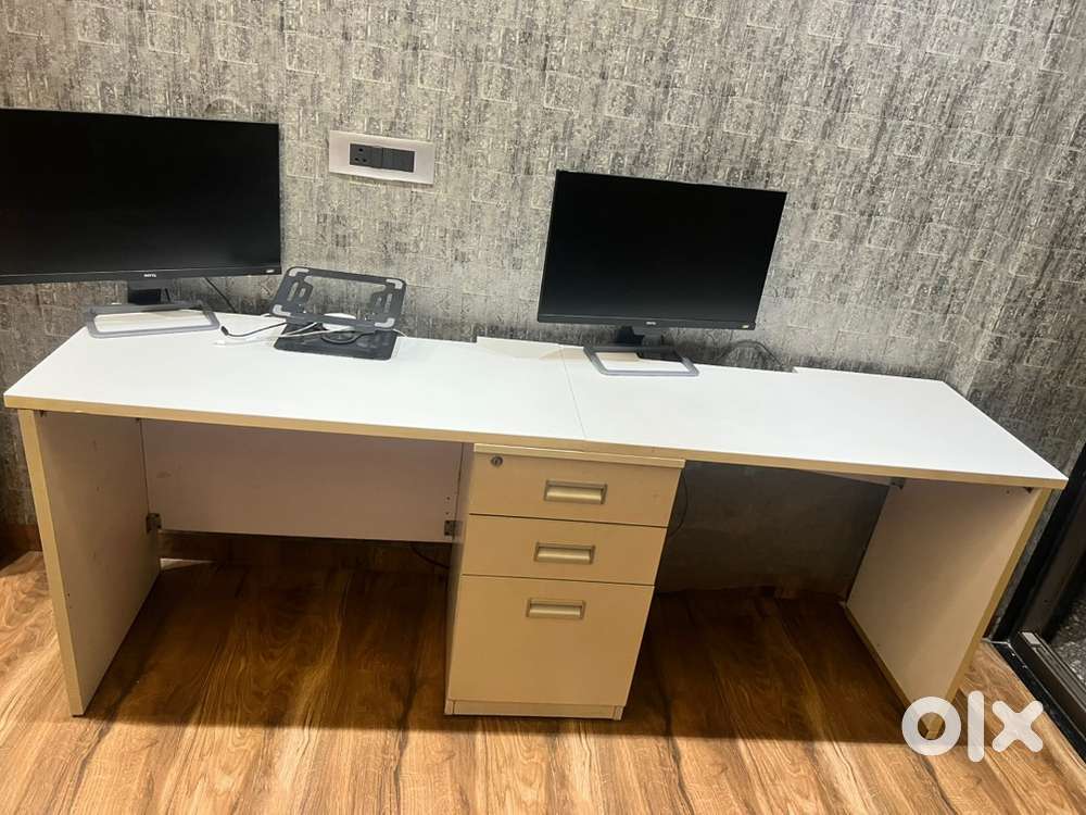 Branded office work desk 78 x 19 inches