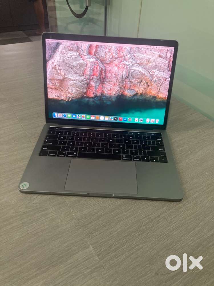 Apple MacBook Pro 13inch i5 2017 A1706 Display lines Comes after 4hrs