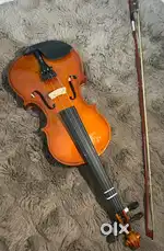 Full-size violin for beginner to intermediate players, great tone.