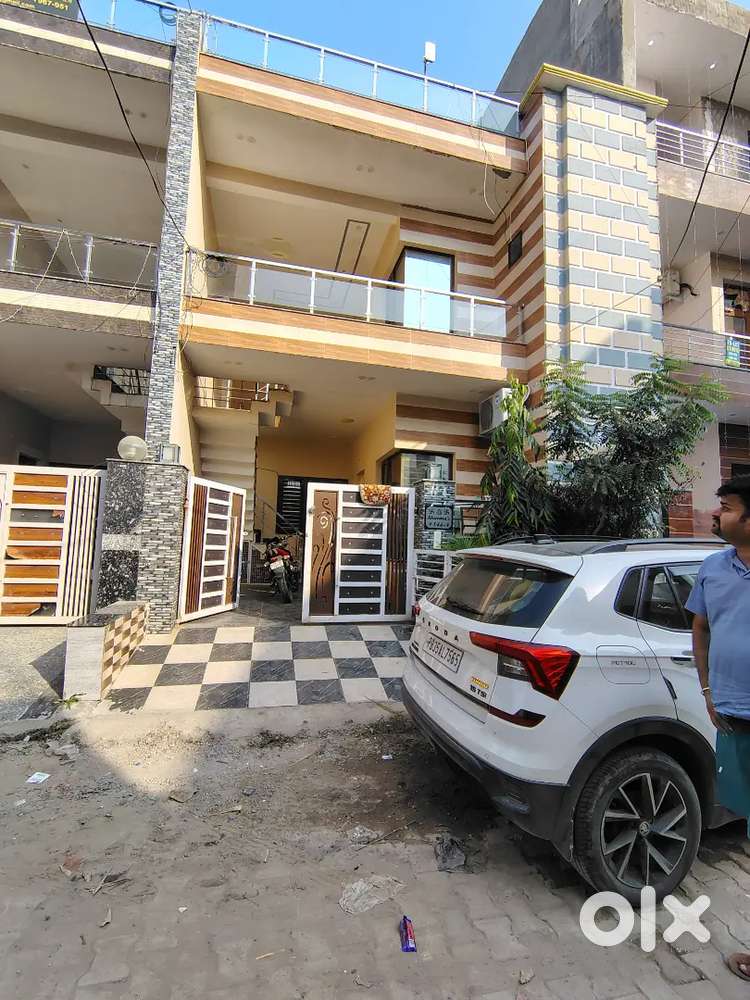 1 bhk is available for rent, Kharar Gurufateh town, Near toll plaza.