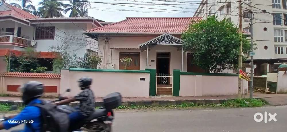 Thrissur kotapuram Rent house. Bachlers allowed