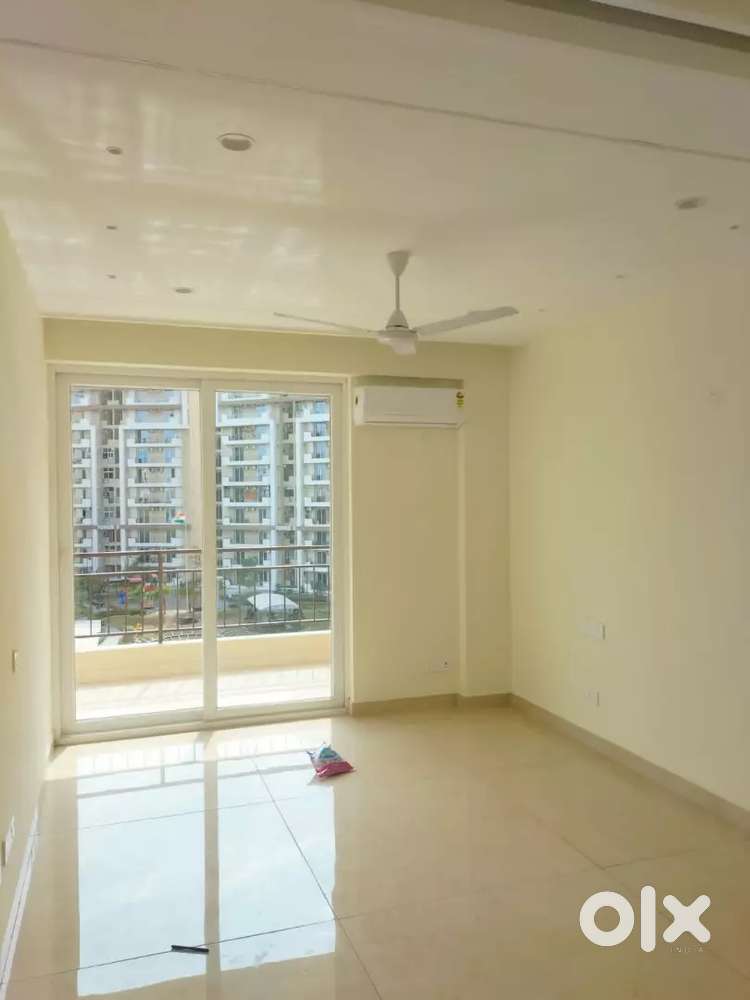 5bhk flat for Rent At Green LotusSaksham Patiala Road Zirakpur