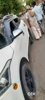 Gaadi mein koi kami nhi hai price fix nhi hai apna bhi rate bolein