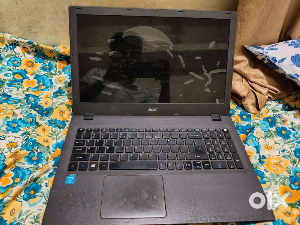 Acer Aspire E5-573  Core i5  8GB RAM  1TB HDD  Good Condition