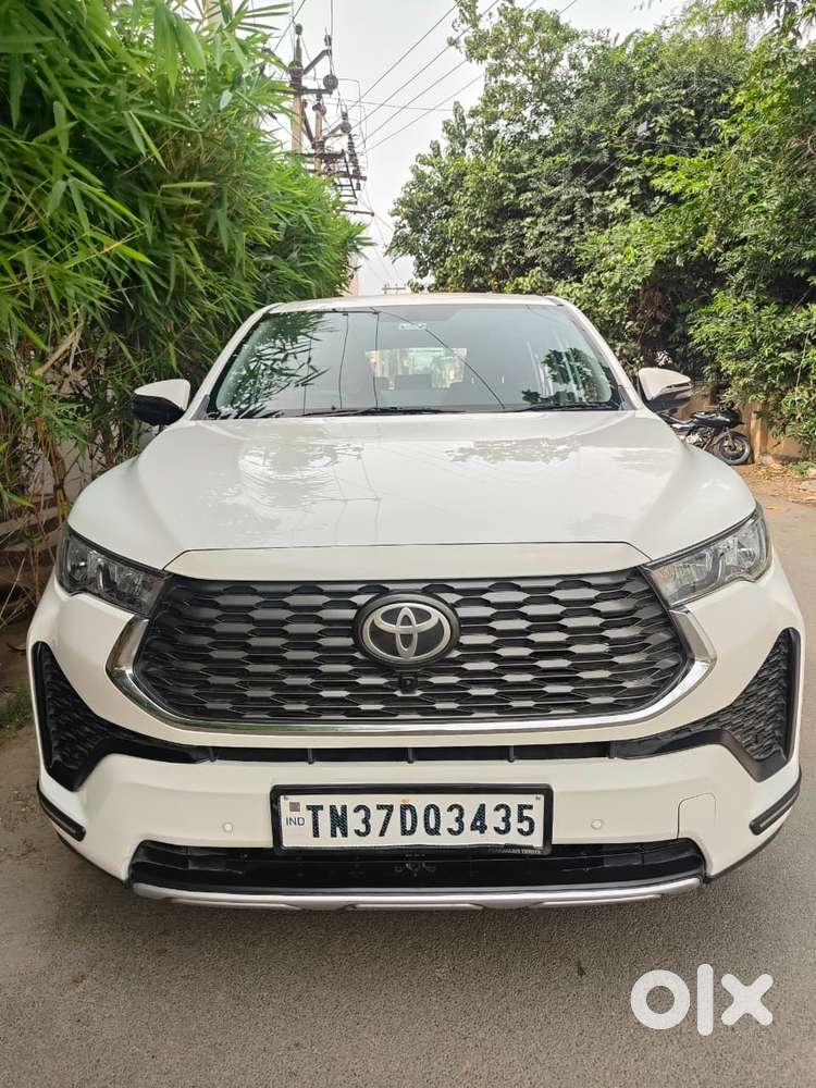 Toyota Innova Hycross 2.0 VX Hybrid 8 STR, 2023, Petrol