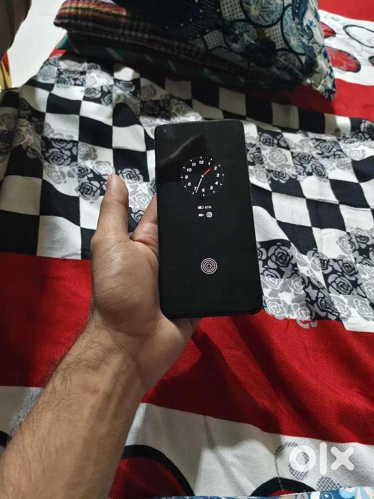ONEPLUS 9R 5G GOOD CONDITION 8+6GB RAM 128GB MEMORY