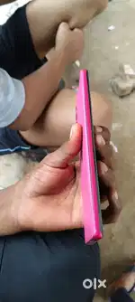 Phone  ki candesn achi hai bas lanin  aa gyi hai