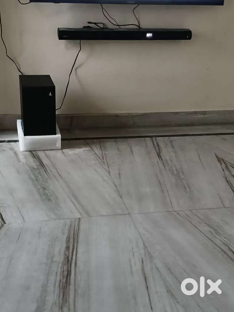 money urgent, 1 year warranty with bill available just 4 days old