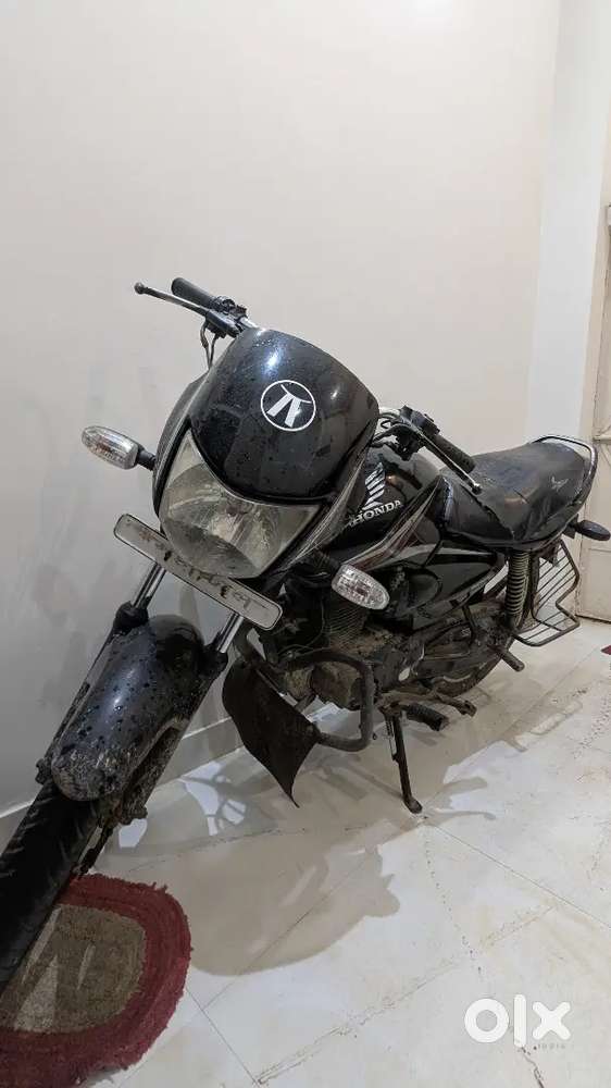 Honda shine in GOOD condition new battery smooth self start