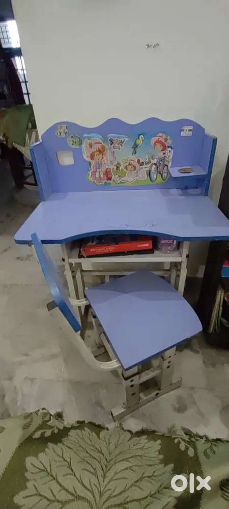 Table chair set