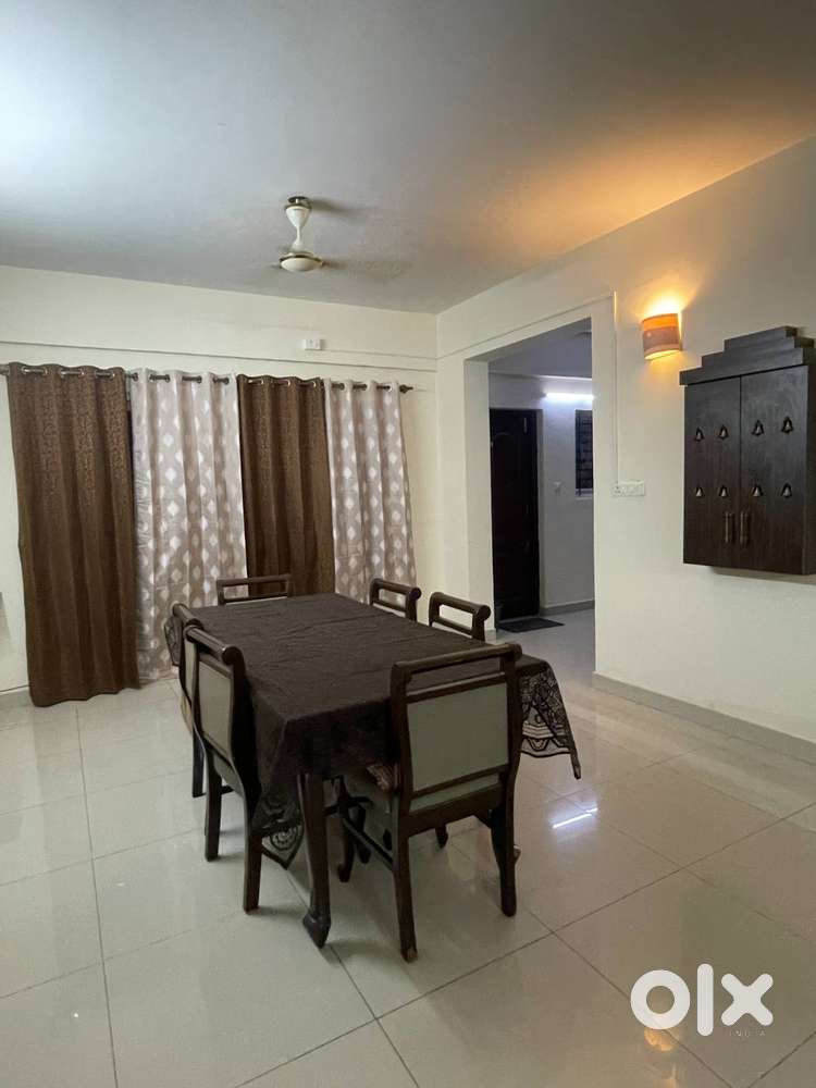 6-seater Dining Table