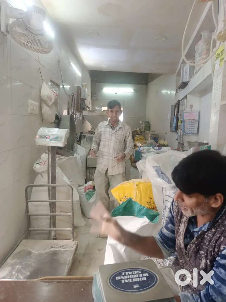 Atta chakki ke liye helper chahiye