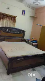 King Size Bed playwood and 6*6 matters