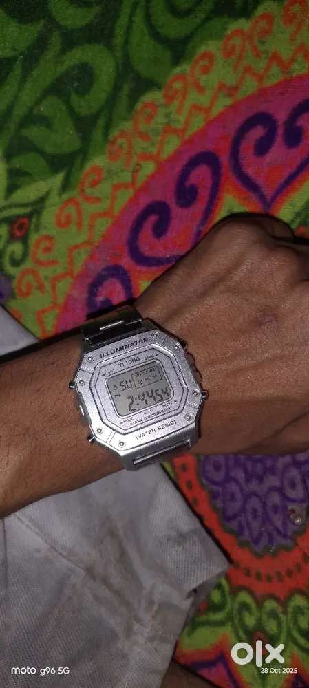 Youth Unisex Quartz Black Dial Digital Stainless Steel Watch D227